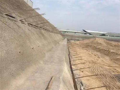 灵石河道边坡加固